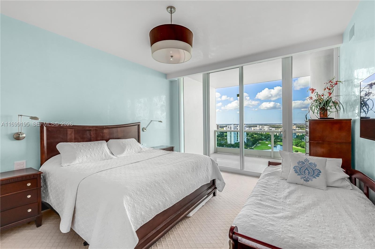 Photo 4 of 20155 Northeast 38th Court, Unit 2903, Aventura, FL 33180
