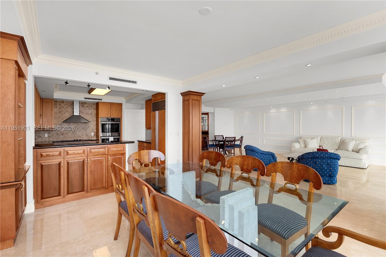 Photo 6 of 20201 East Country Club Drive, Unit 608, Aventura, FL 33180