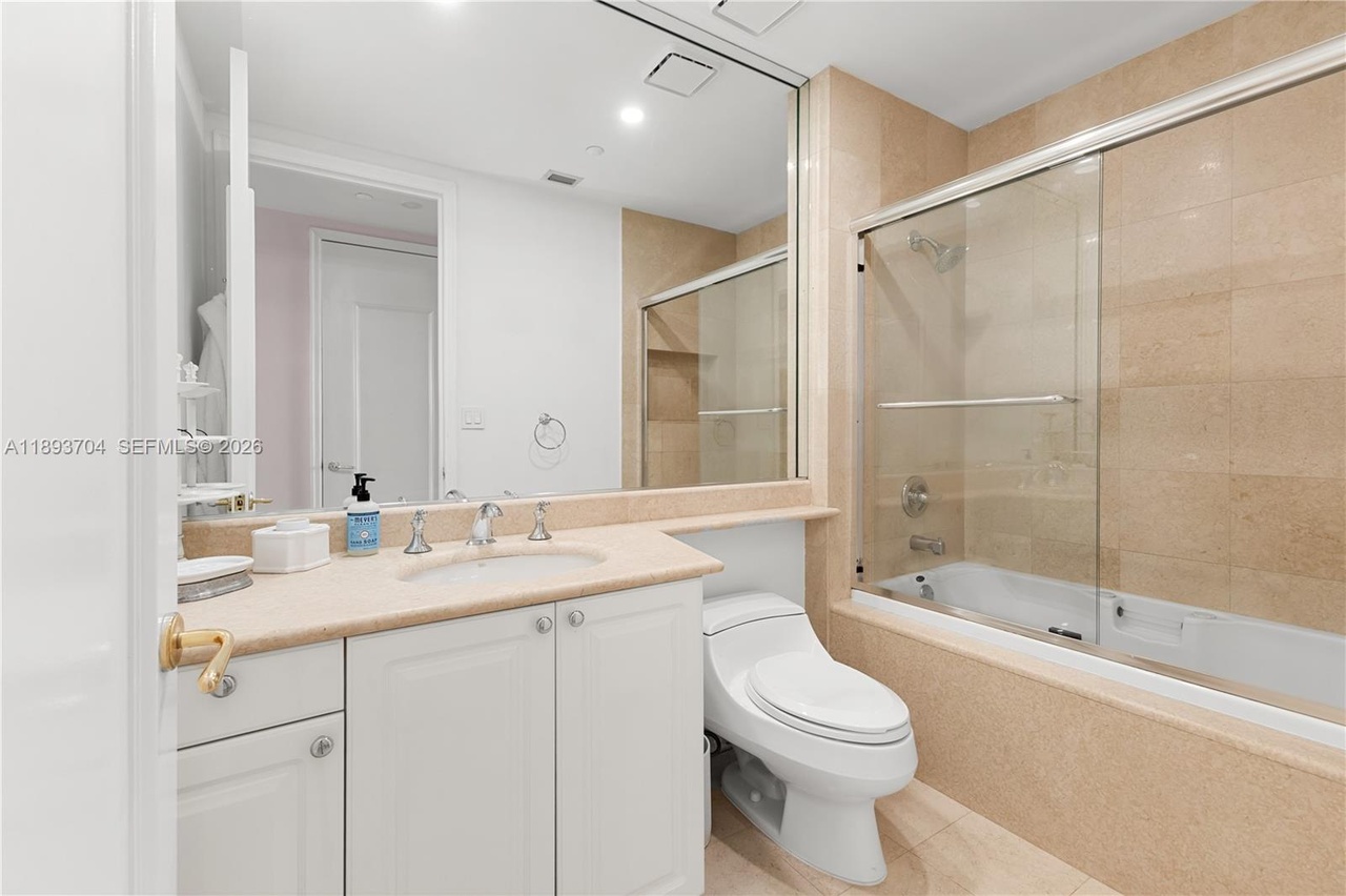 Photo 5 of 20165 Northeast 39th Place, Unit 303 & 204, Aventura, FL 33180