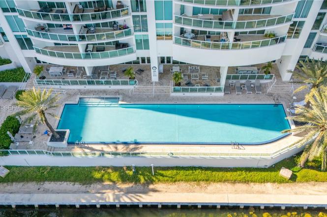 Photo 10 of 20201 East Country Club Drive, Unit 608, Aventura, FL 33180