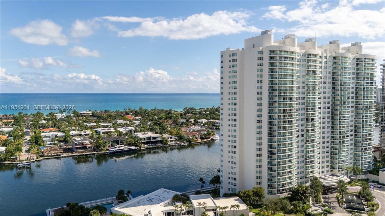 20201 East Country Club Drive, Unit 608, Aventura, FL