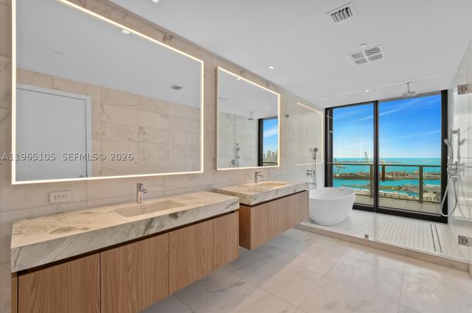 Photo 9 of 501 West Avenue, 3102, Miami Beach, FL 33139