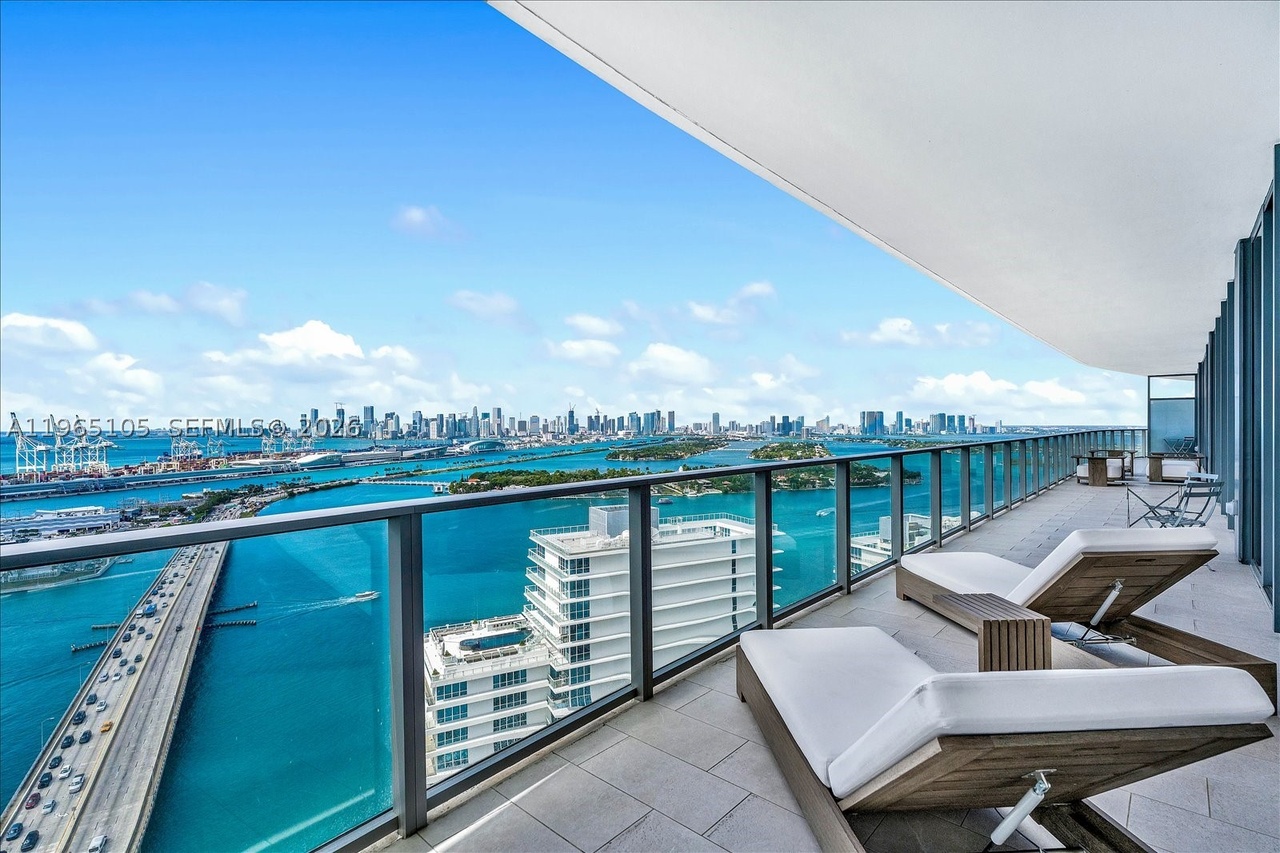 Photo 2 of 501 West Avenue, 3102, Miami Beach, FL 33139