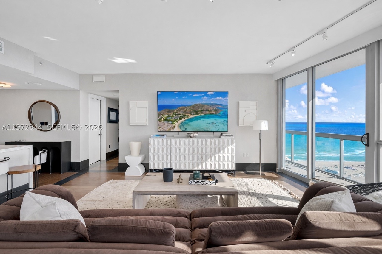 Photo 10 of 101 20th Street, 2706, Miami Beach, FL 33139