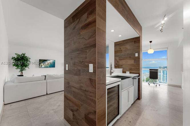 Photo 9 of 4201 Collins Avenue, #2301, Miami Beach, FL 33140
