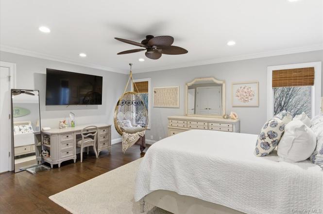 Photo 14 of 9 Watercrest Court, Saint James, NY 11780