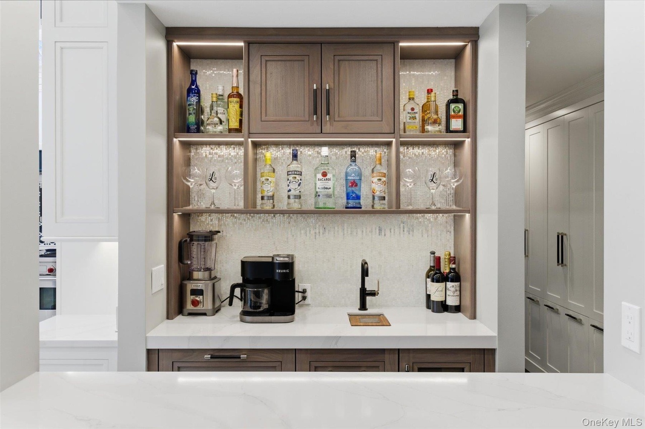 Photo 20 of 9 Watercrest Court, Saint James, NY 11780
