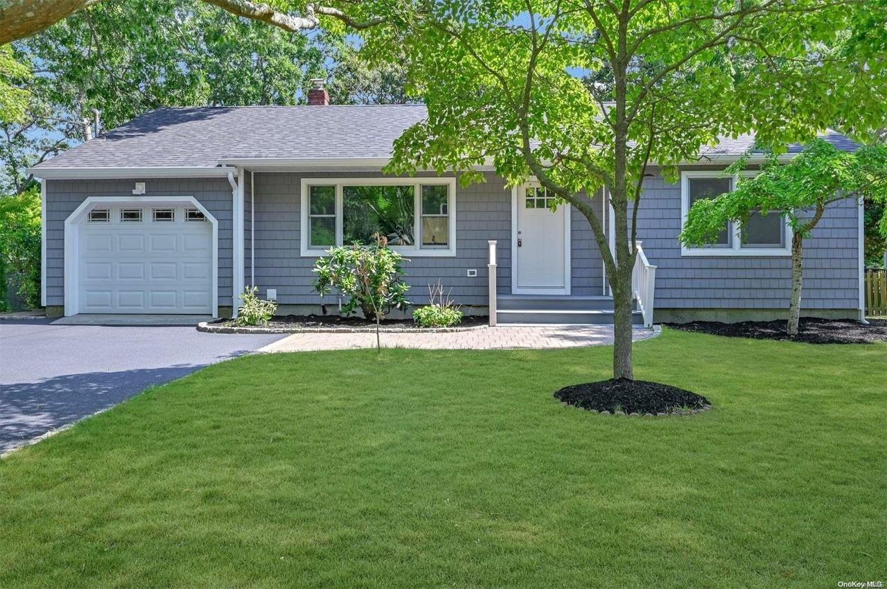 35 Suffolk Road, Hampton Bays, NY