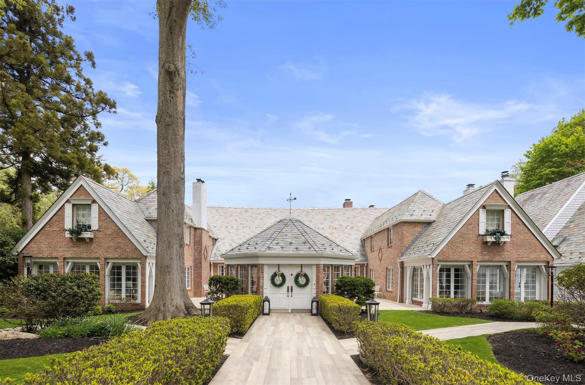 1 Swan Place, Saint James, NY