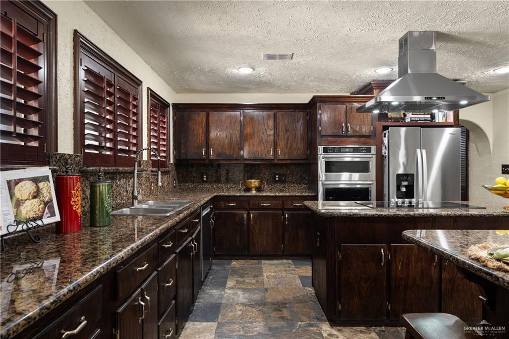 Photo 9 of 2714 Lake Shore Drive, Edinburg, TX 78539