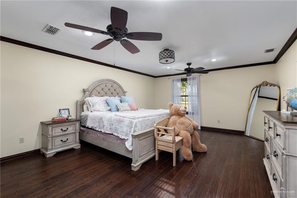 Photo 4 of 2714 Lake Shore Drive, Edinburg, TX 78539