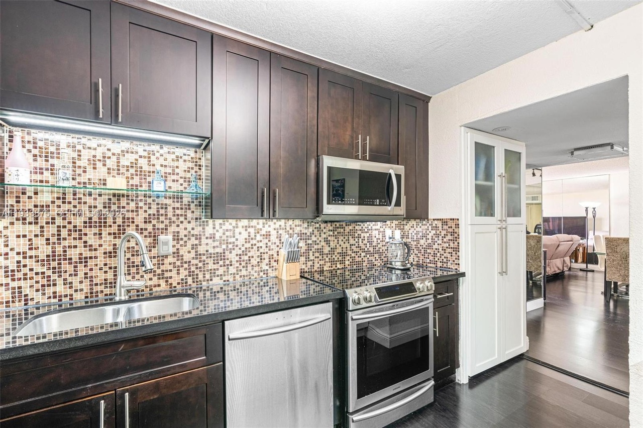 Photo 11 of 500 Three Islands Boulevard, APT 1112, Hallandale Beach, FL 33009