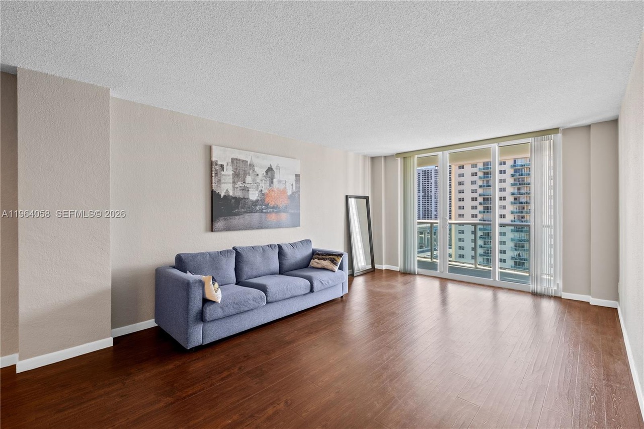 Photo 10 of 19380 Collins Avenue, #1107, Sunny Isles Beach, FL 33160