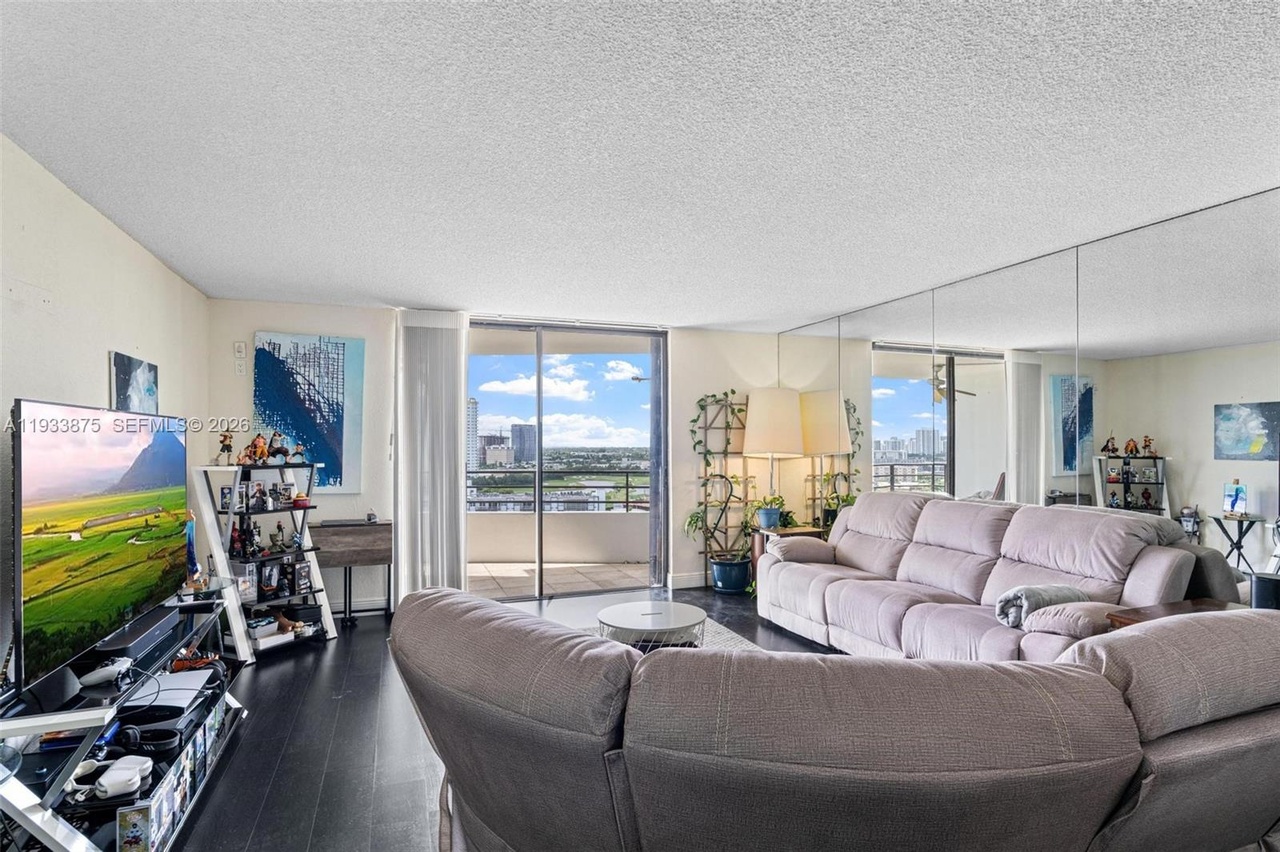 Photo 14 of 500 Three Islands Boulevard, APT 1112, Hallandale Beach, FL 33009