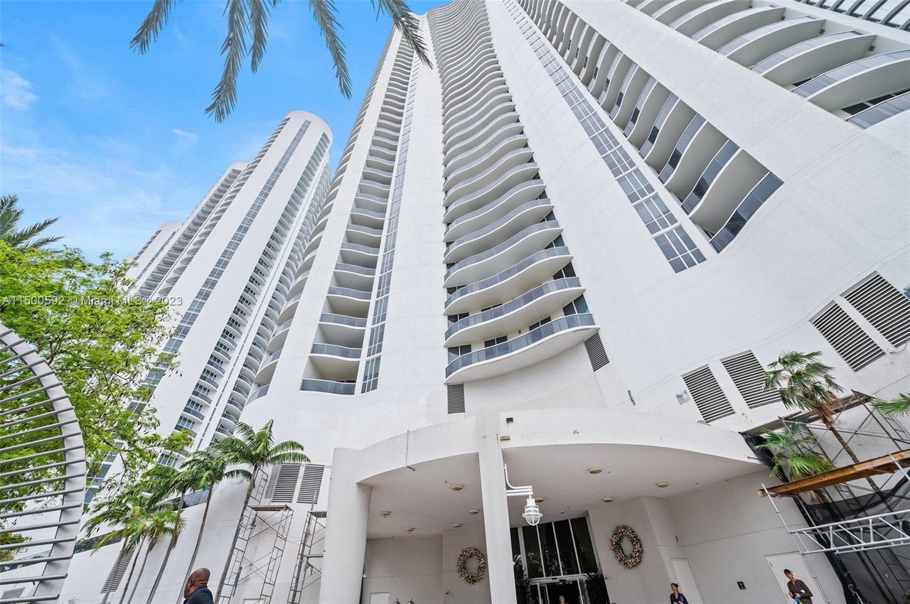 15811 Collins Avenue, APT 2901, North Miami Beach, FL