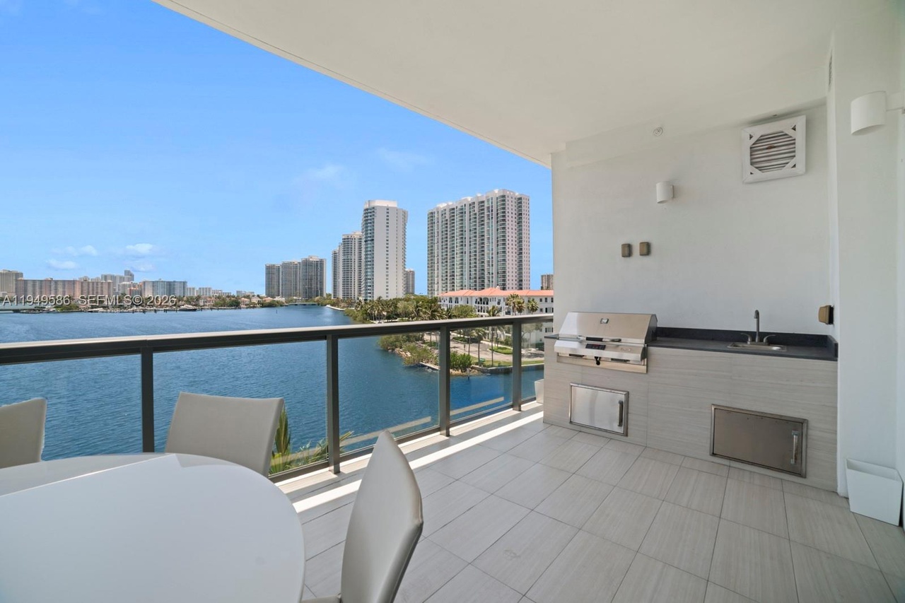 Photo 9 of 3300 NE 188th Street, #414, Aventura, FL 33180