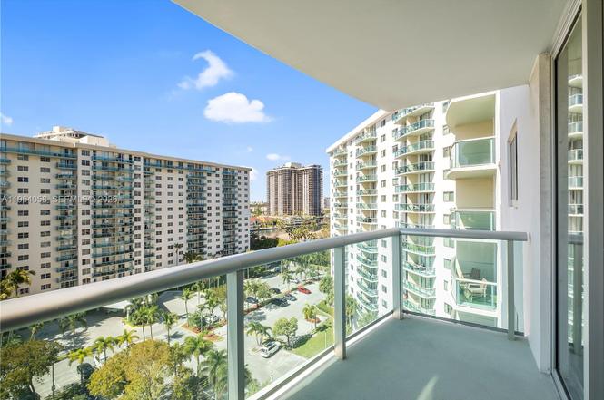 Photo 12 of 19380 Collins Avenue, #1107, Sunny Isles Beach, FL 33160