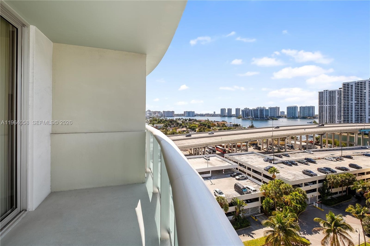 Photo 13 of 19380 Collins Avenue, #1107, Sunny Isles Beach, FL 33160