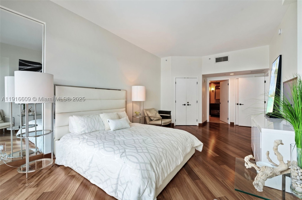 Photo 6 of 6801 Collins Avenue, unit ph06, Miami Beach, FL 33141