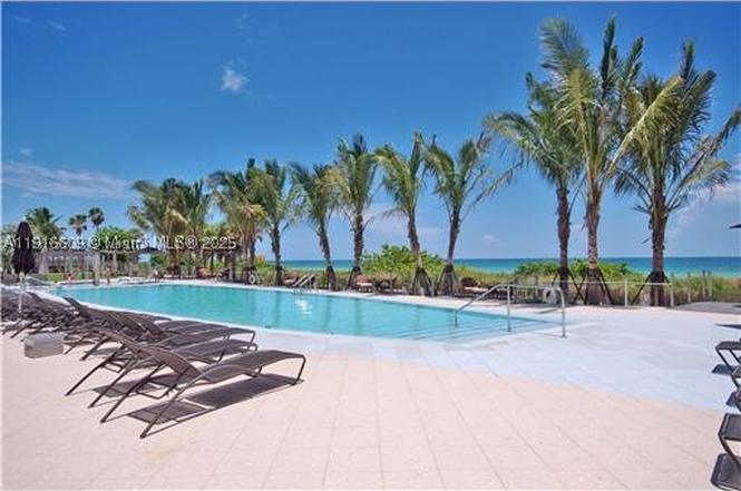 Photo 13 of 6801 Collins Avenue, unit ph06, Miami Beach, FL 33141