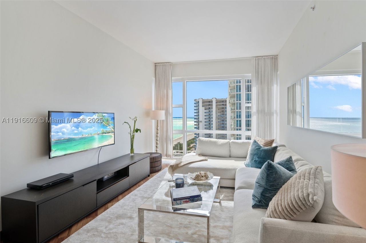 Photo 2 of 6801 Collins Avenue, unit ph06, Miami Beach, FL 33141