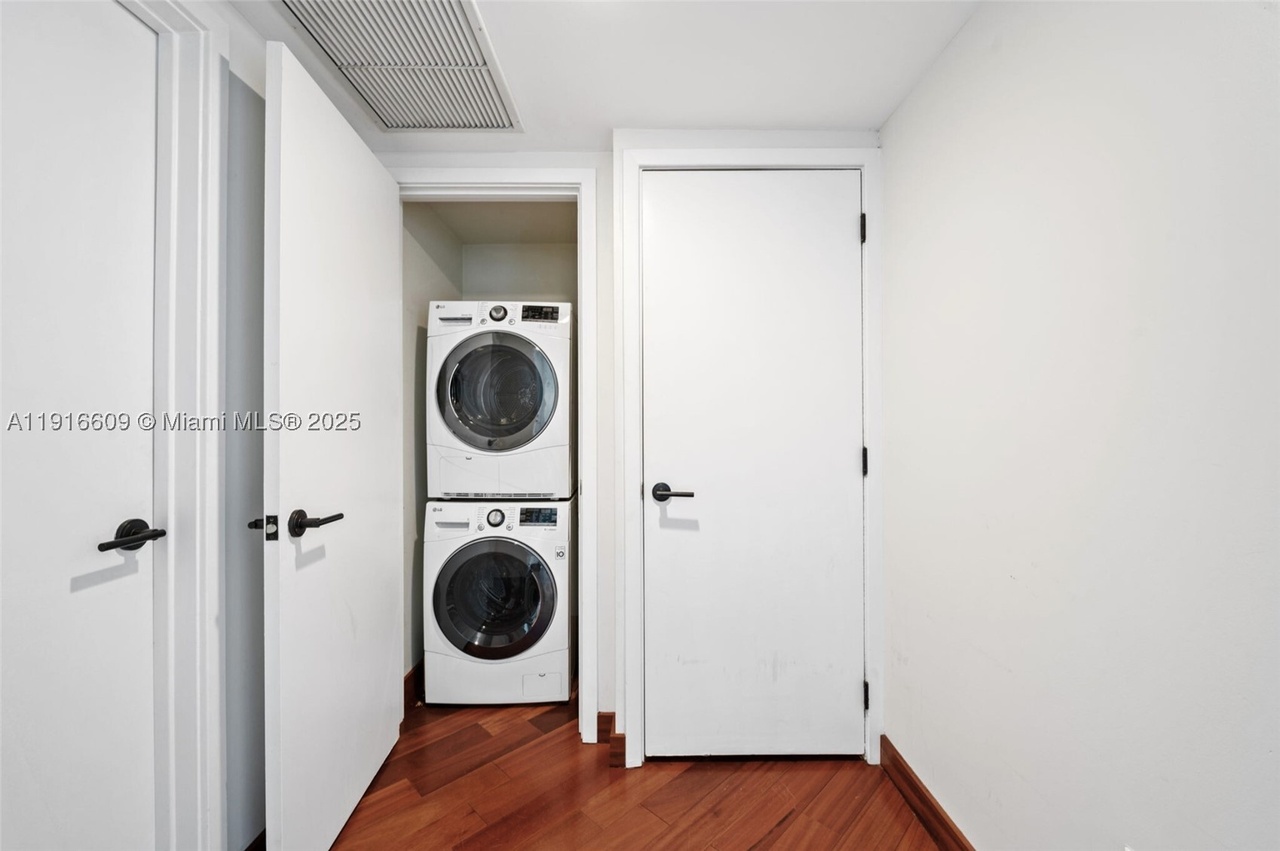 Photo 11 of 6801 Collins Avenue, unit ph06, Miami Beach, FL 33141