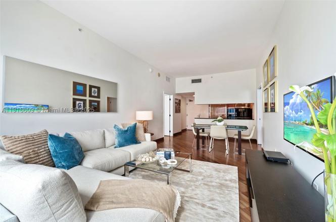Photo 10 of 6801 Collins Avenue, unit ph06, Miami Beach, FL 33141