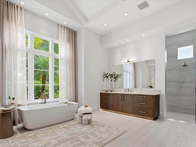 Photo 17 of 117 West St, Naples, FL 34108