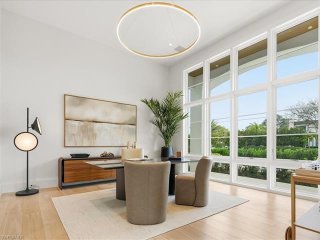 Photo 18 of 117 West St, Naples, FL 34108