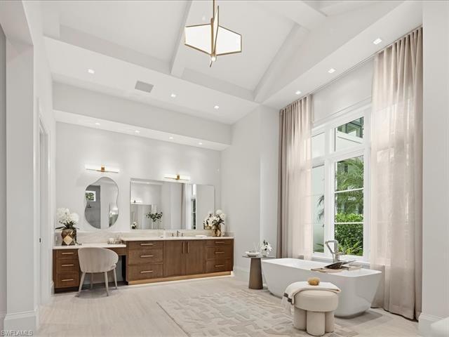 Photo 16 of 117 West St, Naples, FL 34108