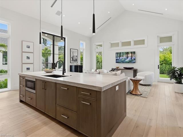 Photo 30 of 117 West St, Naples, FL 34108