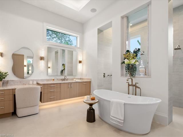 Photo 19 of 500 Ridge Dr, Naples, FL 34108