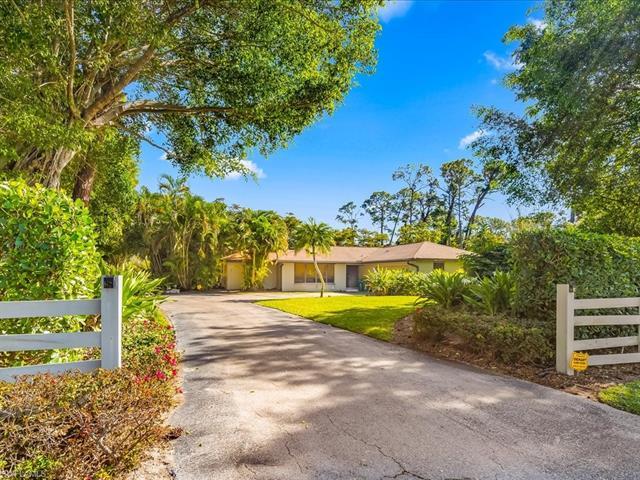 Photo 11 of 154 Cajeput Dr, Naples, FL 34108