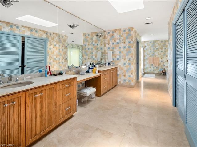 Photo 24 of 154 Cajeput Dr, Naples, FL 34108