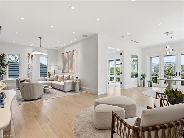 Photo 21 of 117 West St, Naples, FL 34108