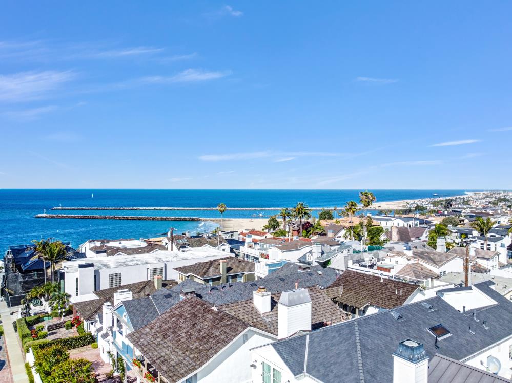 Photo 5 of 310 Marigold Avenue, Newport Beach, CA 92625