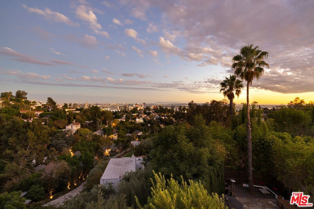 Photo 5 of 6350 Bryn Mawr Dr, Los Angeles, CA 90068