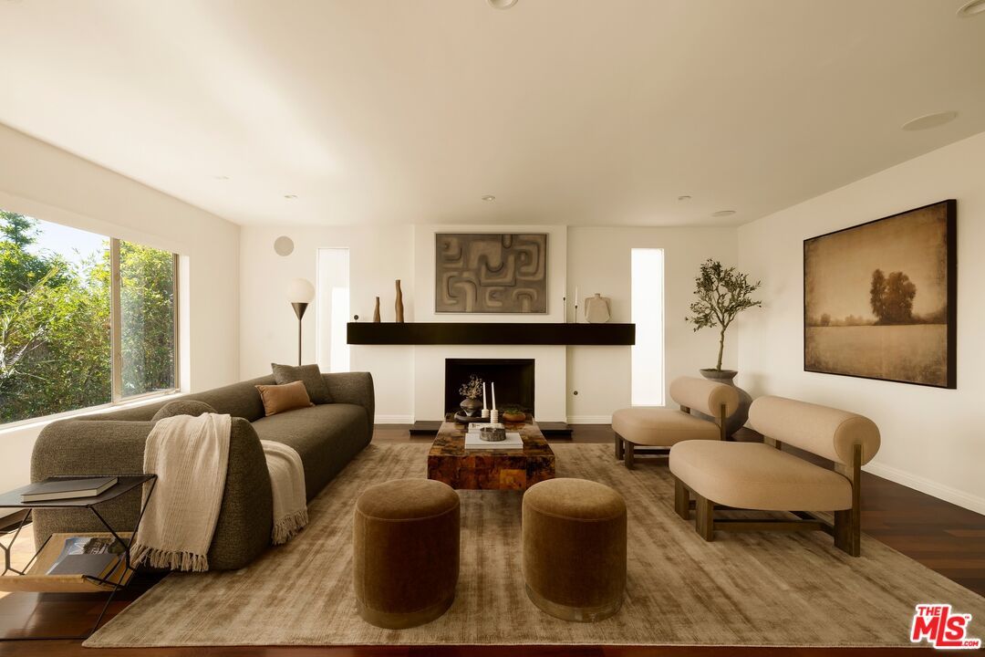 Photo 6 of 6350 Bryn Mawr Dr, Los Angeles, CA 90068