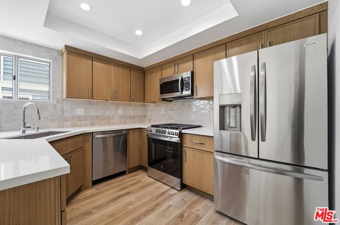 Photo 13 of 100 S Catalina Ave, #A, Redondo Beach, CA 90277