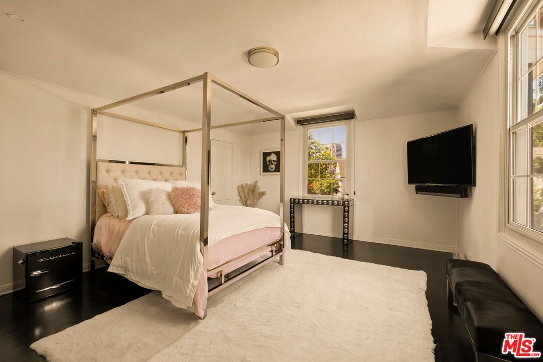Photo 14 of 1409 Club View Drive, Los Angeles, CA 90024