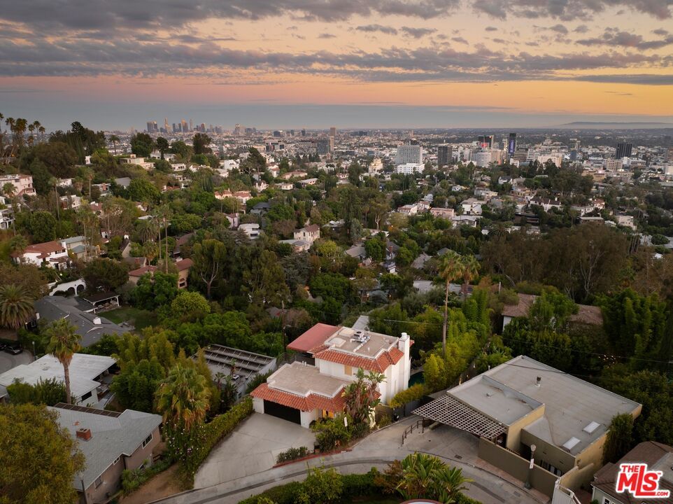 Photo 3 of 6350 Bryn Mawr Dr, Los Angeles, CA 90068