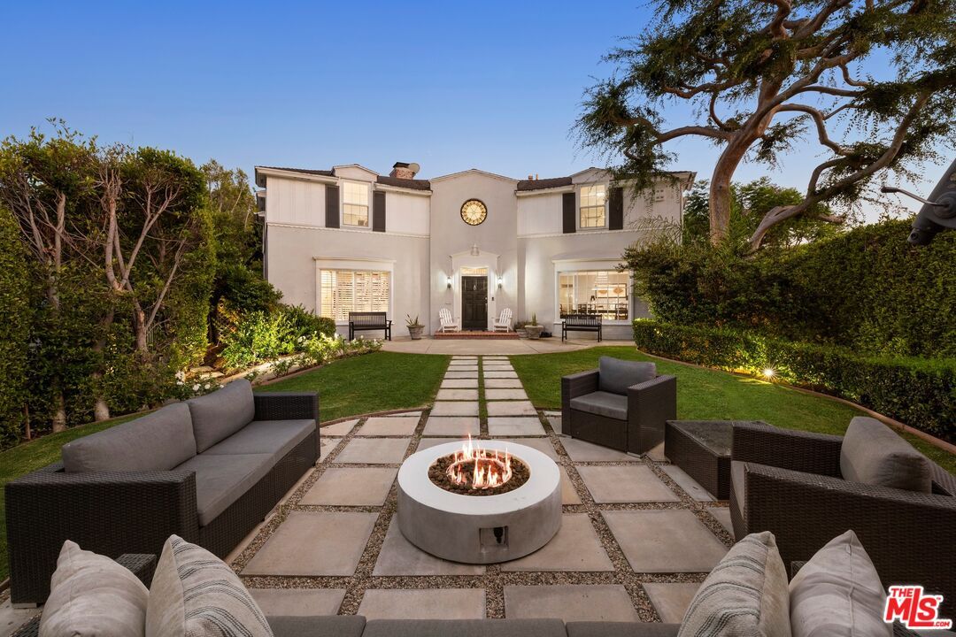 1409 Club View Drive, Los Angeles, CA