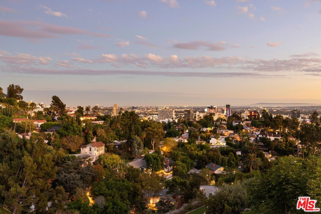Photo 4 of 6350 Bryn Mawr Dr, Los Angeles, CA 90068