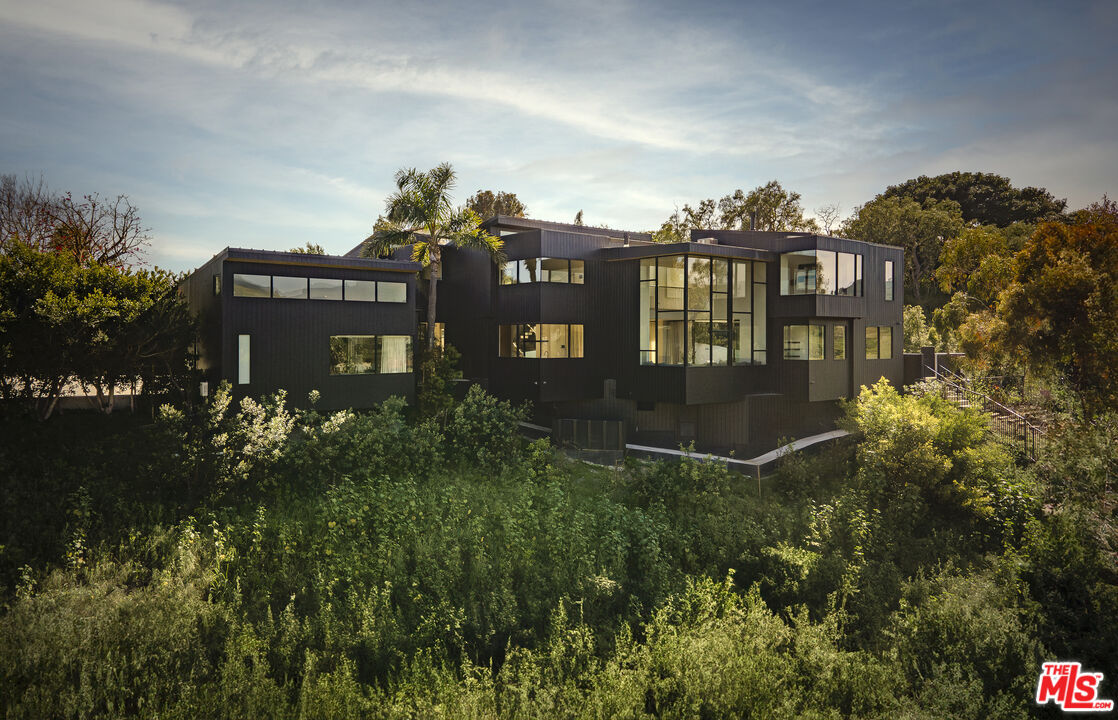 28869 Selfridge Drive, Malibu, CA