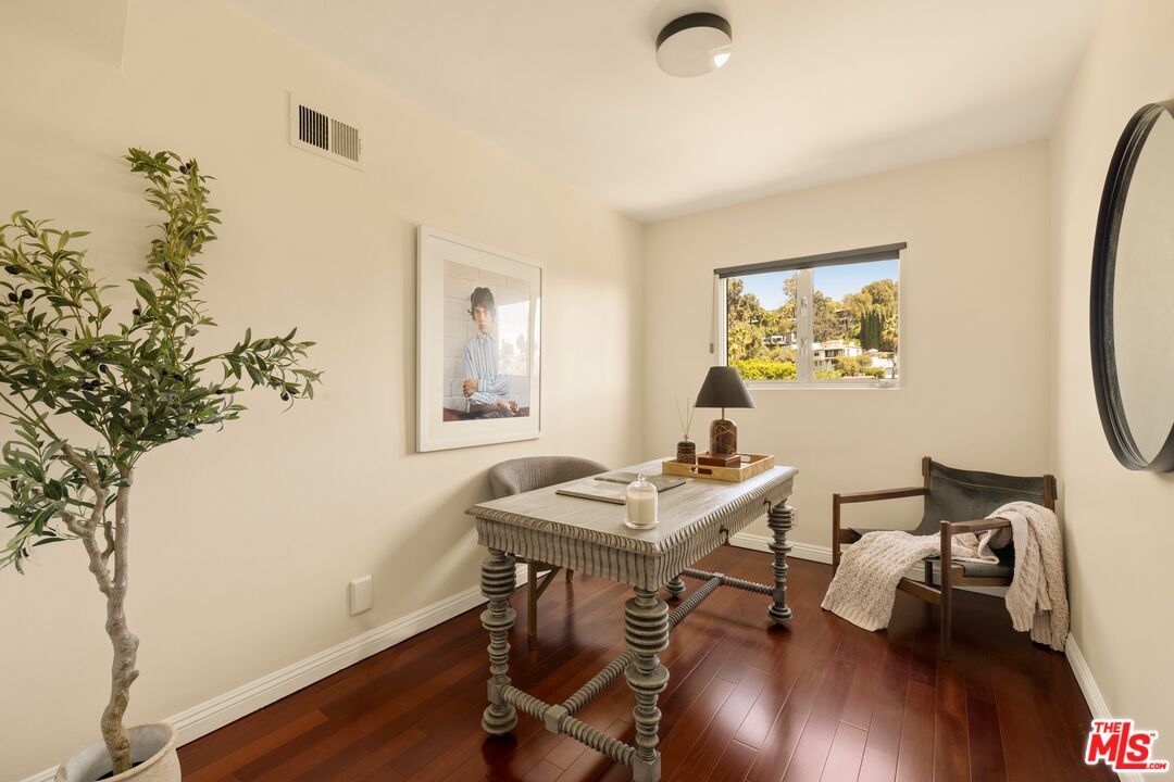 Photo 17 of 6350 Bryn Mawr Dr, Los Angeles, CA 90068