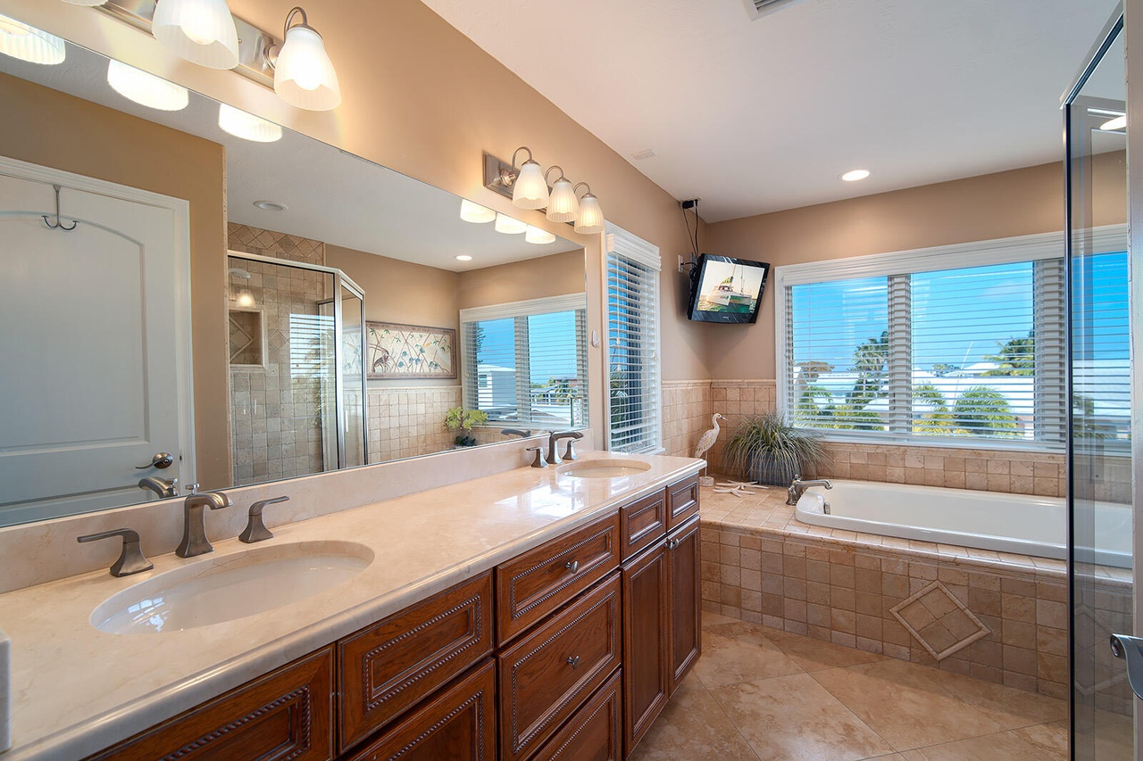 Photo 14 of 414 Caribbean Drive East, Summerland Key, FL 33042