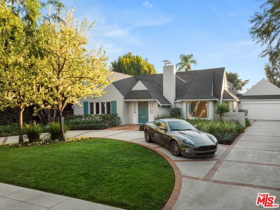 613 North Roxbury Drive, Beverly Hills, CA