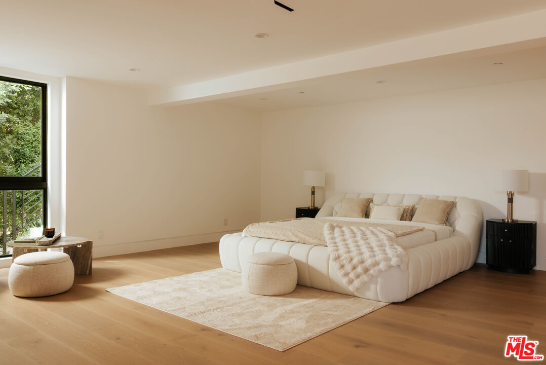 Photo 23 of 15834 High Knoll Rd, Encino, CA 91436