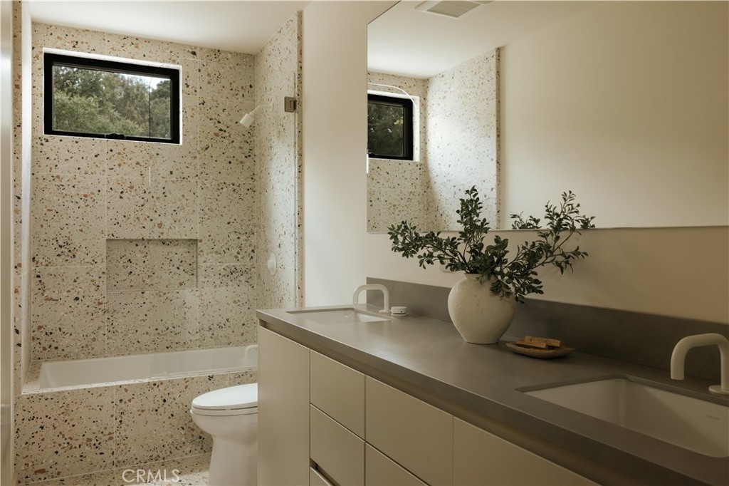 Photo 14 of 12162 Laurel Terrace Dr, Studio City, CA 91604