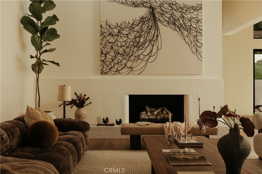Photo 5 of 12162 Laurel Terrace Dr, Studio City, CA 91604